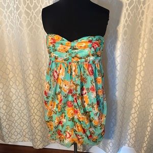 Forever 21 Green floral strapless dress size M. Zipper back